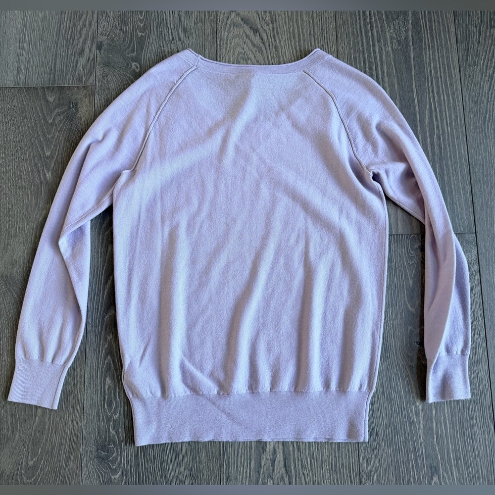J. Crew 100% Merino Wool Scoop Neck Sweater in Lilac Purple Size Medium M - Picture 2 of 3